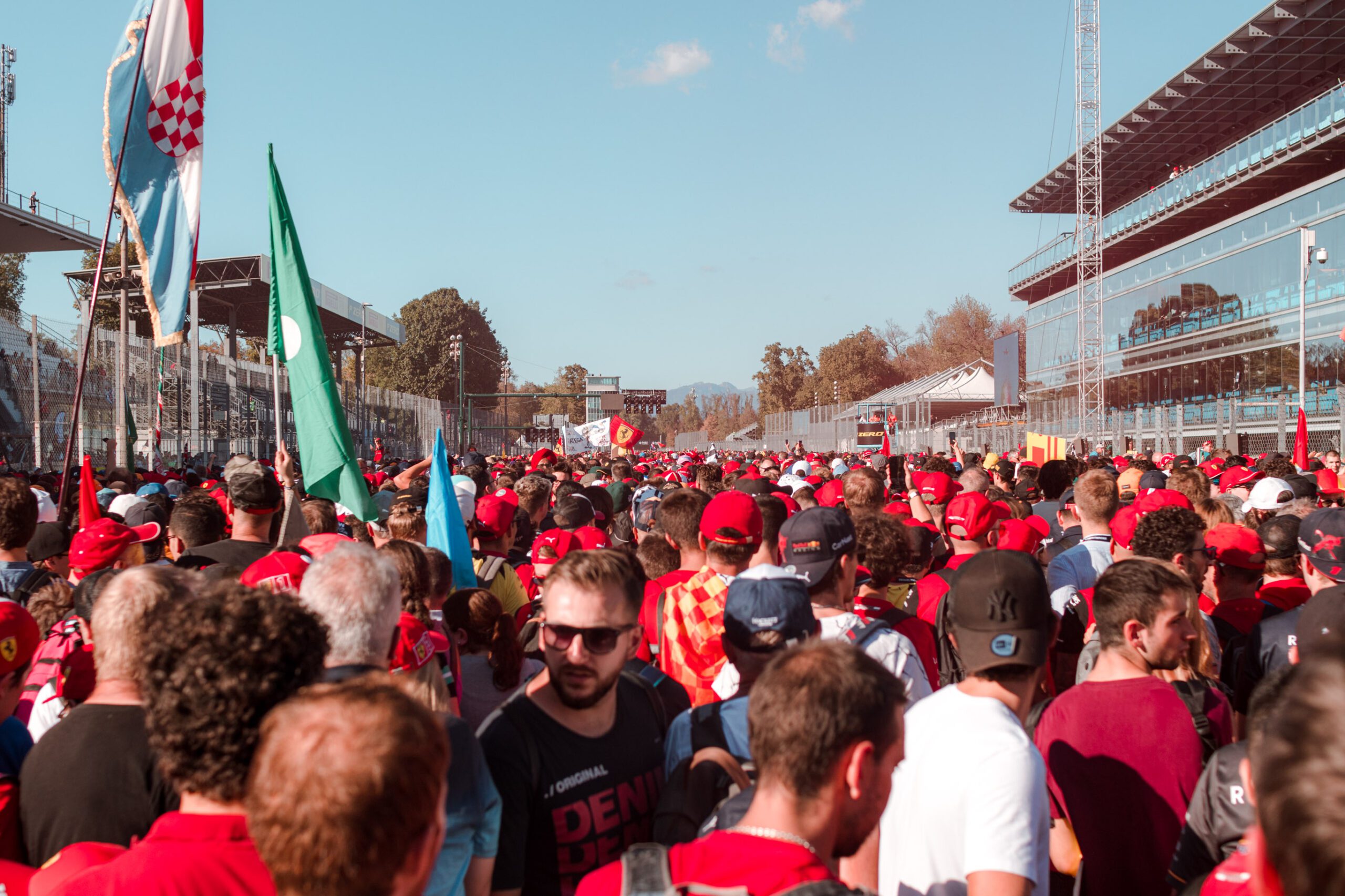 F1 crowd