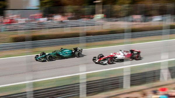 F1 cars racing on track in Monza 2022