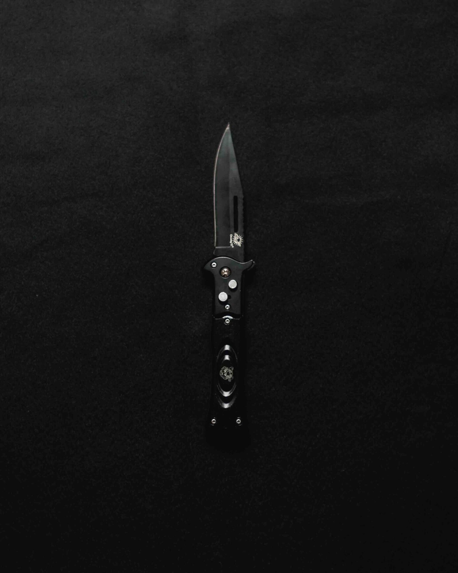 Knife studio photography